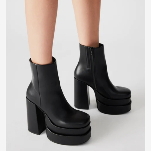 Steve Madden Women's Cobra Black Fashion Boot - Picture 3 of 12